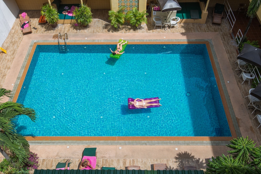 Zing Resort Spa Ex Ganymede Resort Suites 44/71