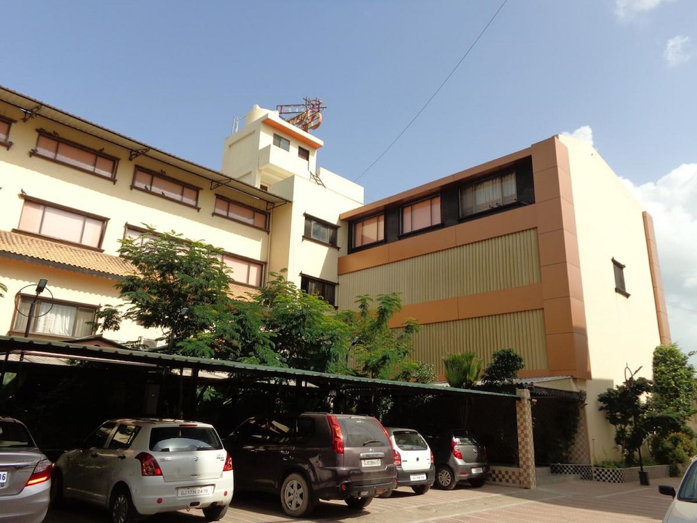 Hotel Orange Inn 18/19