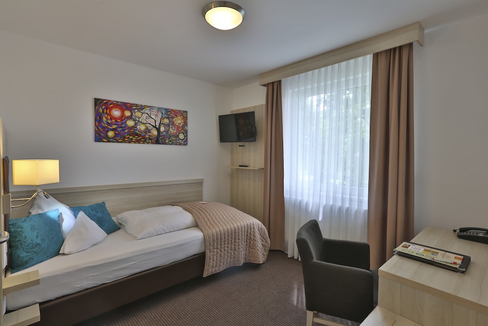 Parkhotel Bilm im Gluck am Stadtrand Hannover 12/50