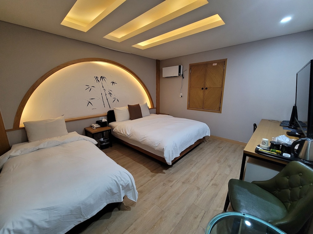Hotel Tj 17/22