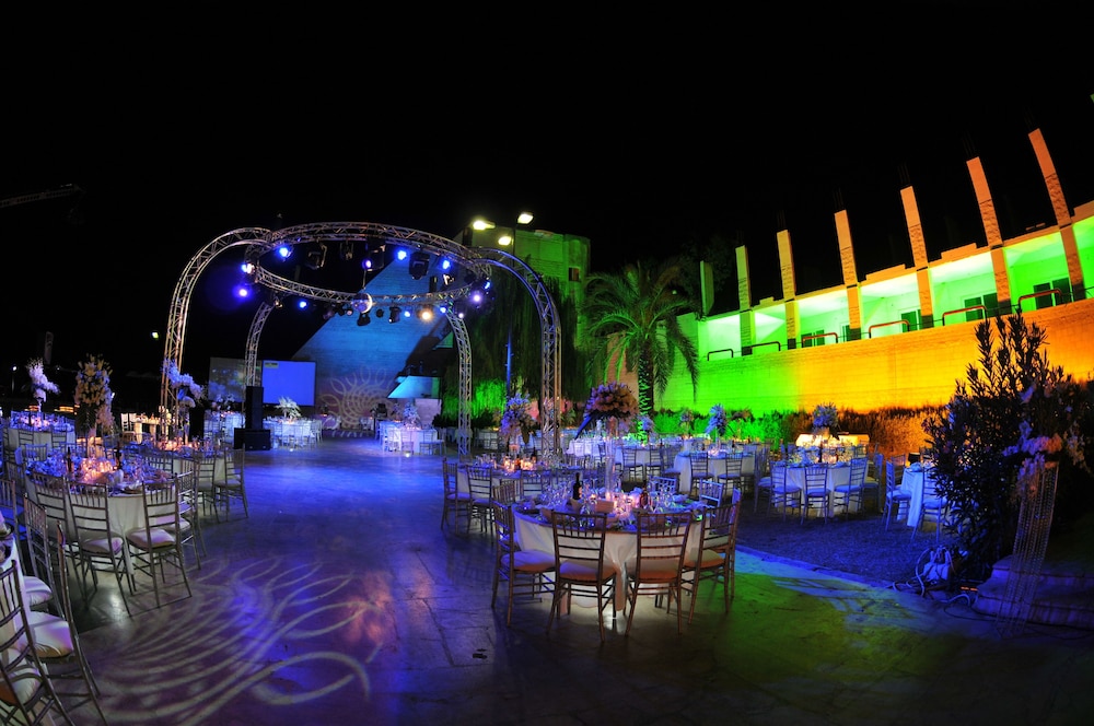 LE TOURNANT HOTEL & RESORT 48/54