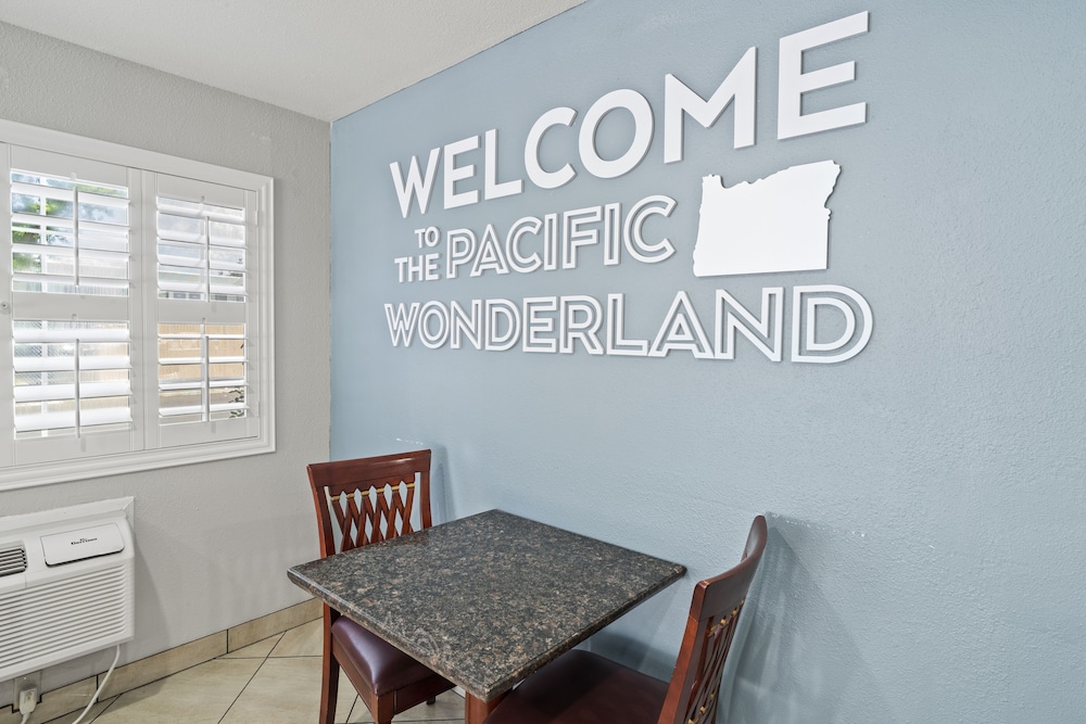 Travelers Inn Medford 43/58