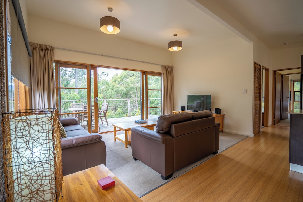 Stewarts Bay Lodge 43/65