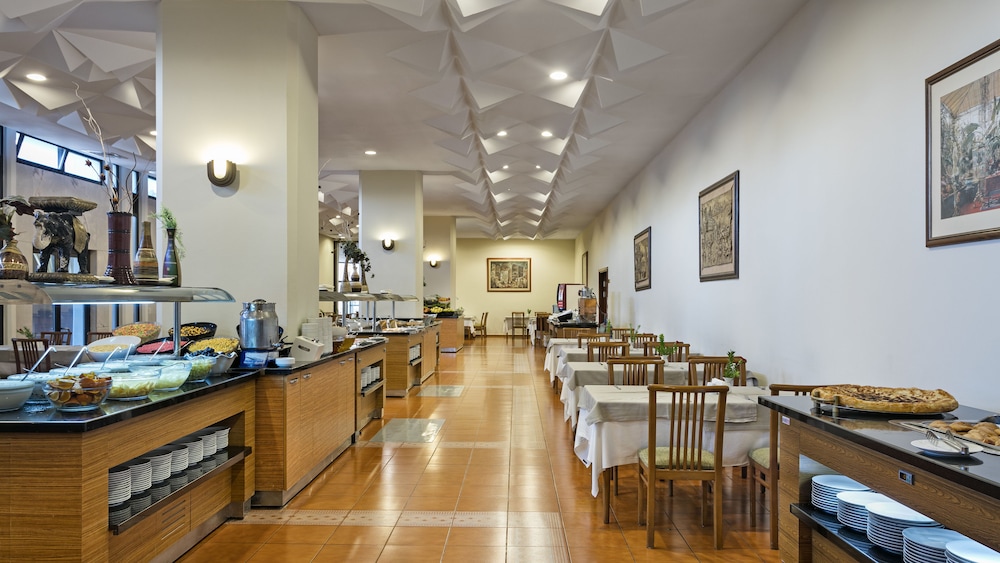 Ozkaymak Marina Hotel 82/98