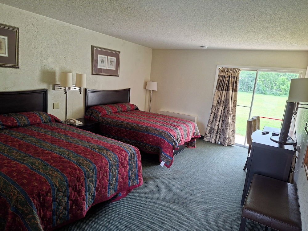 Hometown Inn Staunton VA near Hwy 11 17/50