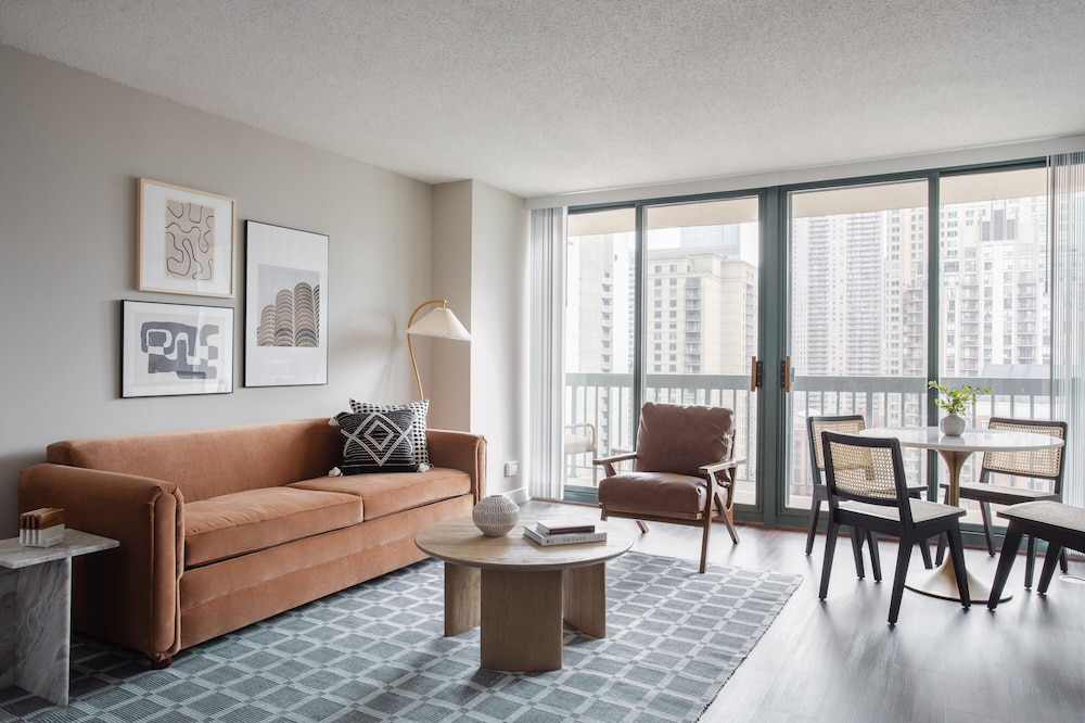 Kasa Chicago River North Apartments 26/50