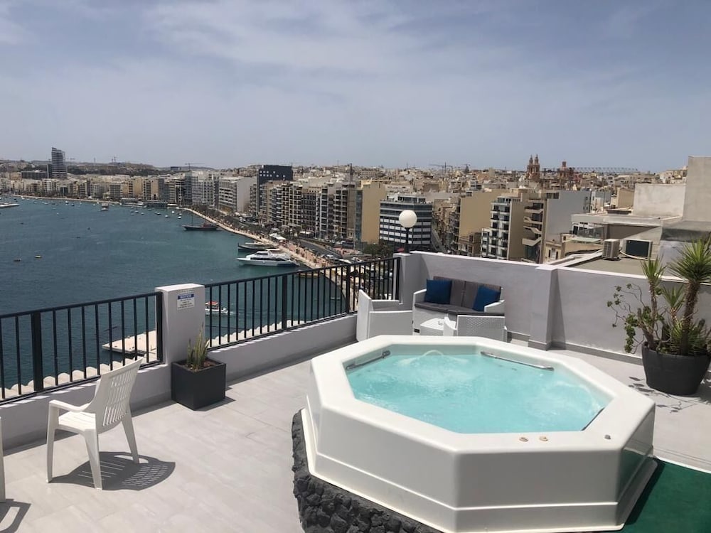 SLIEMA MARINA HOTEL 66/70