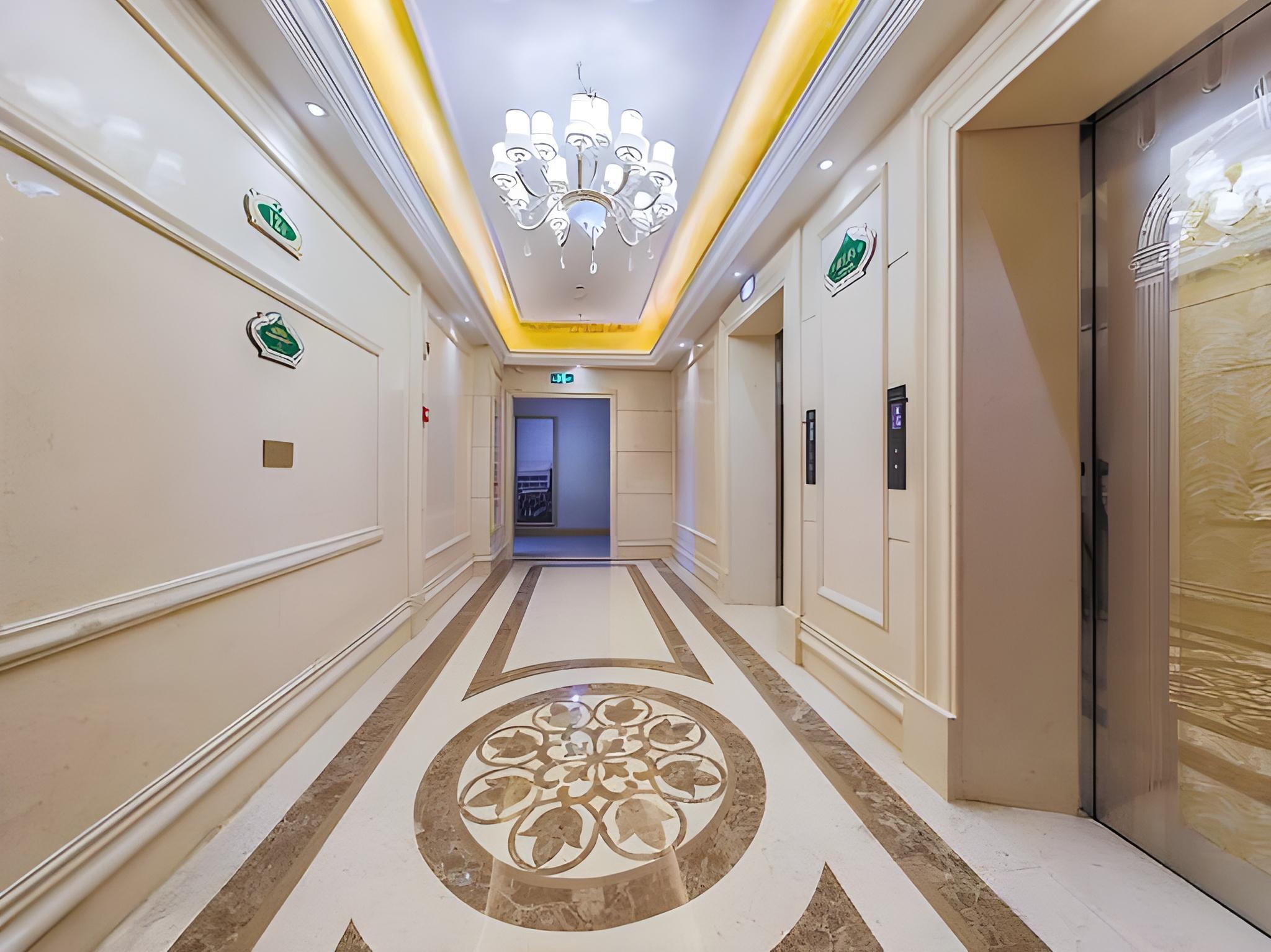 Vienna Hotel (Enshi Hangkong Avenue) 18/46