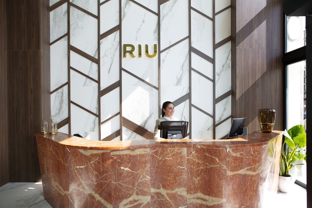 Hotel RIU Plaza Espana 7/69
