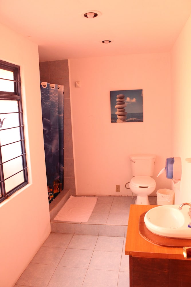 Hostal La Encantada 28/28