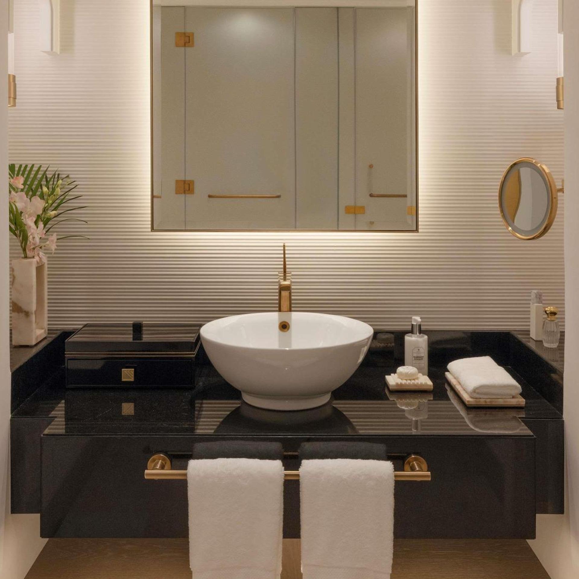 Junior Suite, Shared Pool