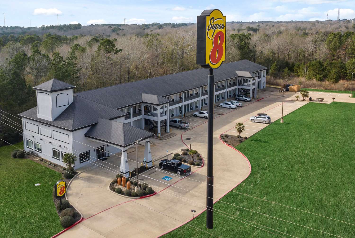 Super 8 by Wyndham Carthage TX 20/24