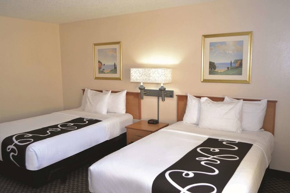 La Quinta Inn & Suites by Wyndham Tampa Fairgrounds - Casino 19/43