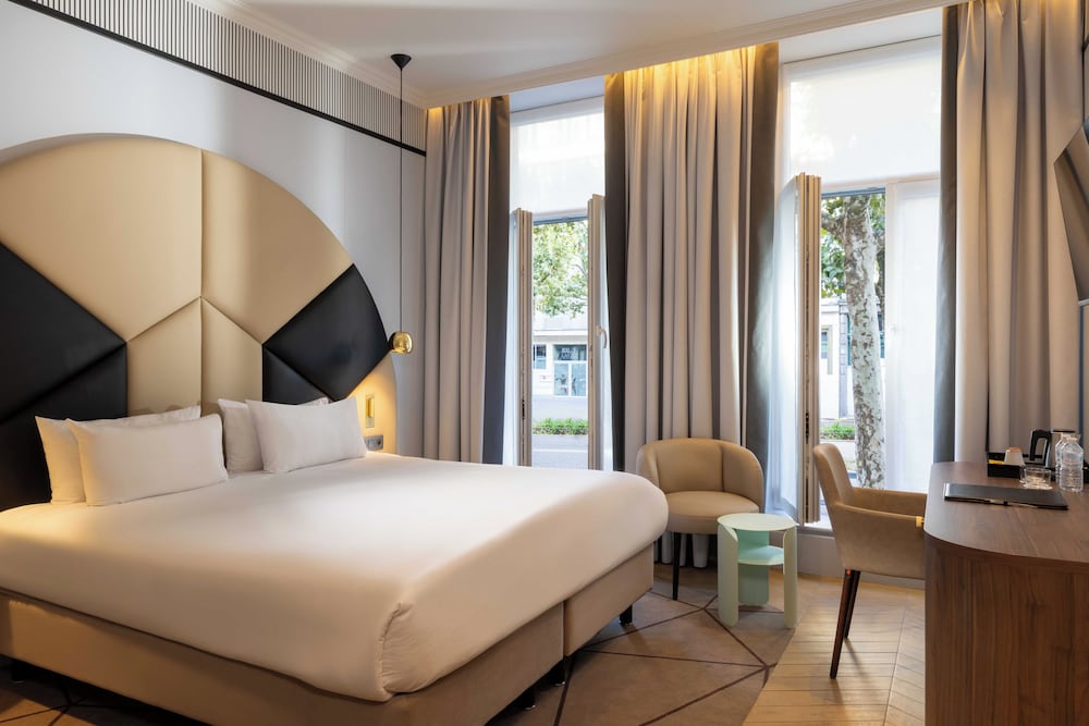 The Augustin 24/66