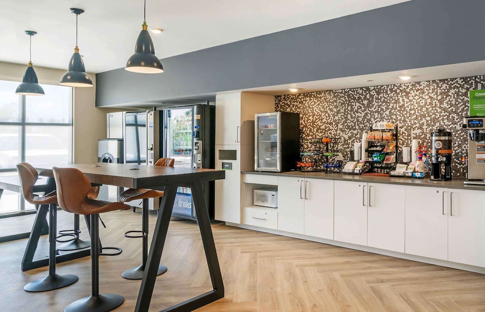 Extended Stay America Premier Suites - Fort Myers - Airport 20/39