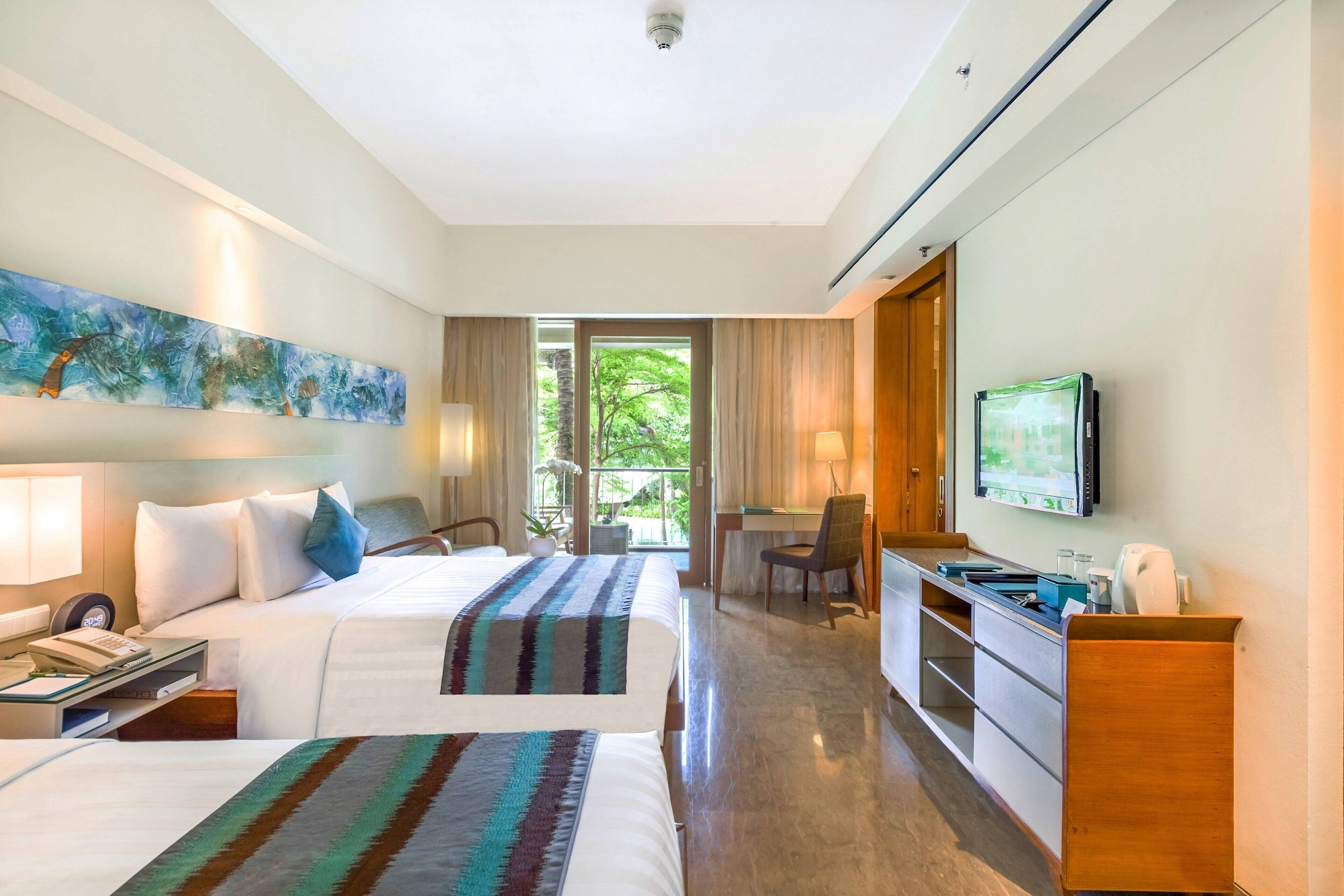 Deluxe, 2 Double Beds, Pool View, Balcony