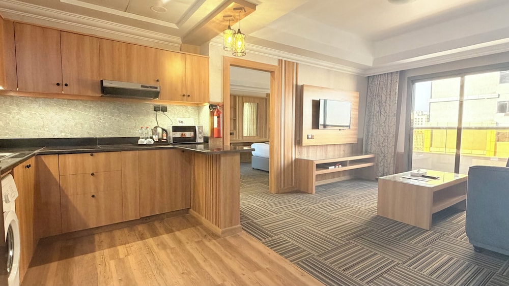 Ewan Ajman Suites Hotel 15/99