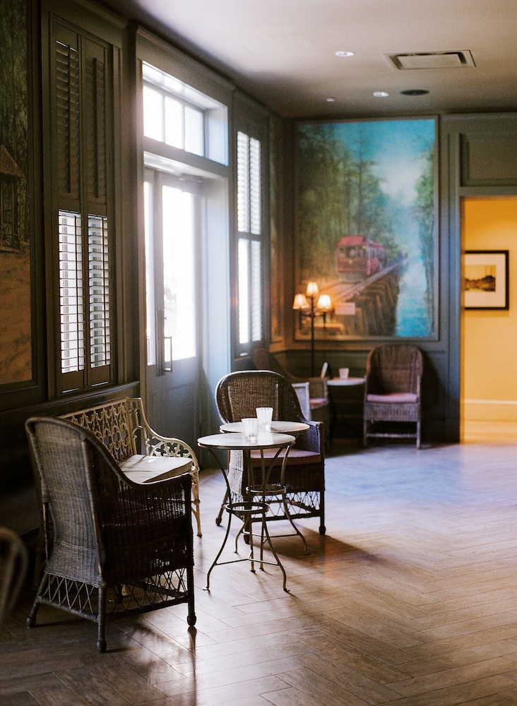 Southern Hotel 15/28