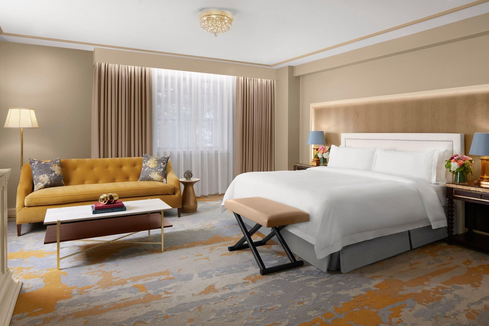 Metropolitan, Suite