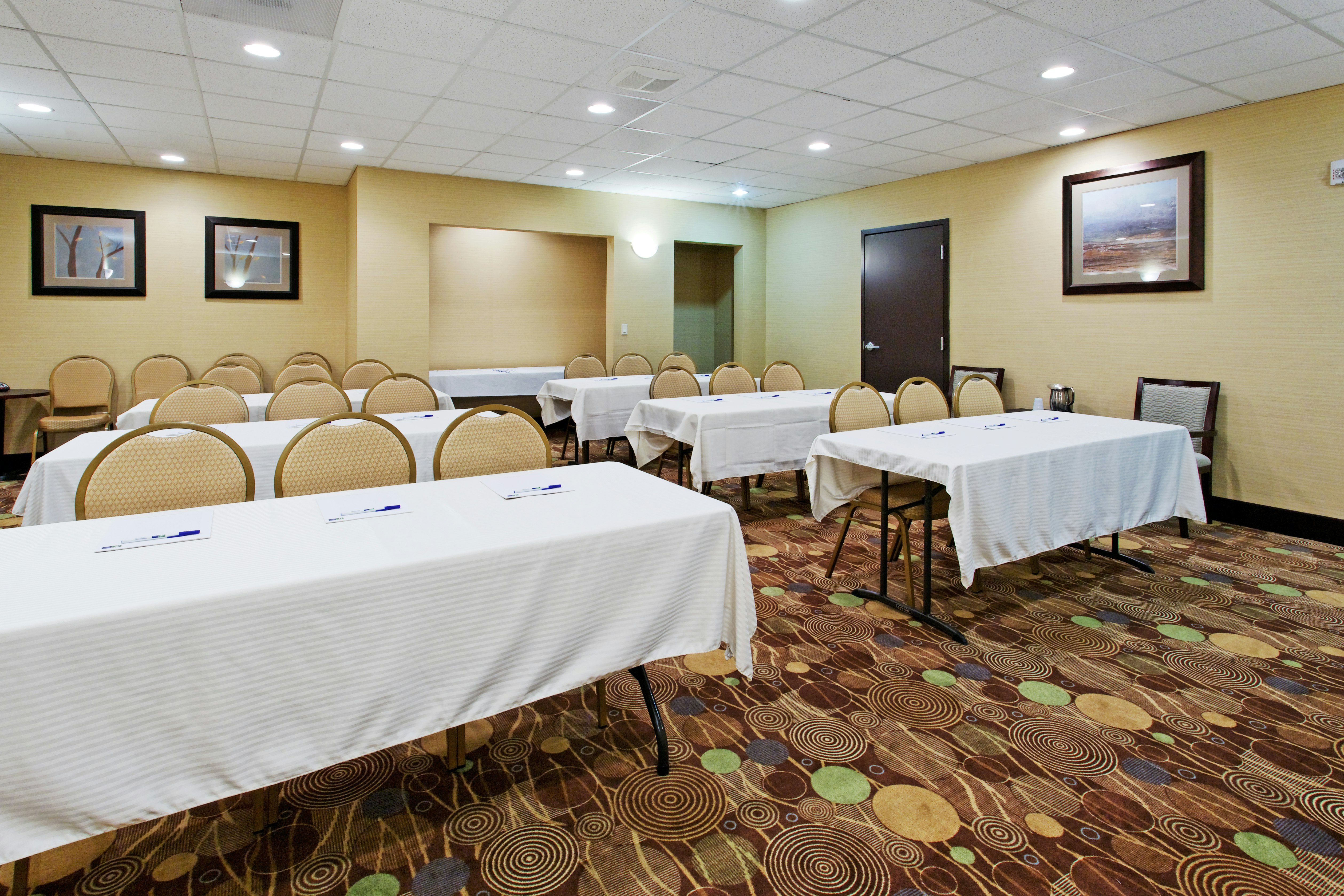 Holiday Inn Express Benicia 51/56