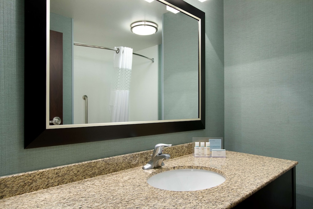 Hampton Inn And Suites York South 8/22