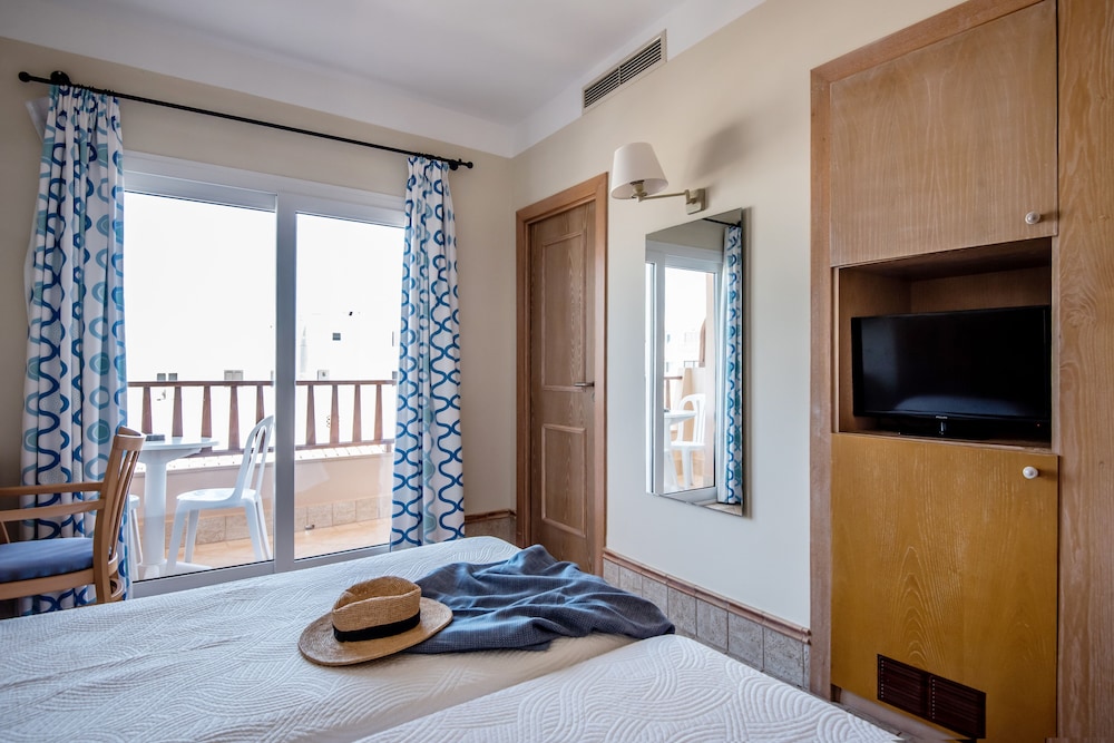 Hostal Residencia Voramar 37/54