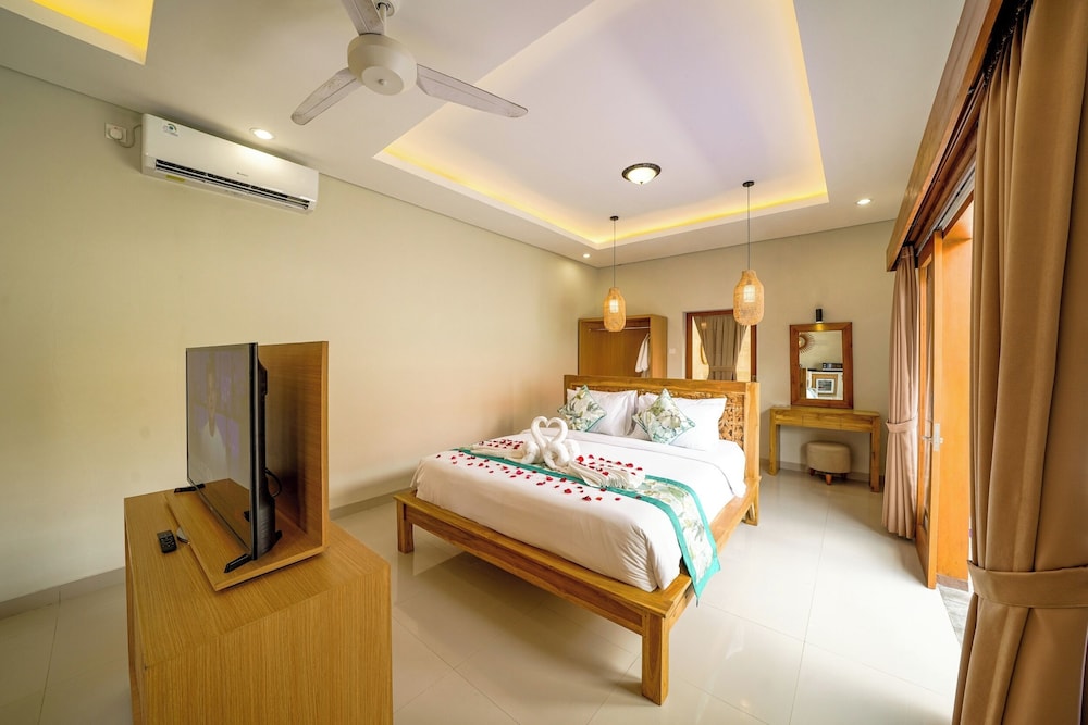 1 Bedroom, Villa, King Bed, Hot Tub, with Pool