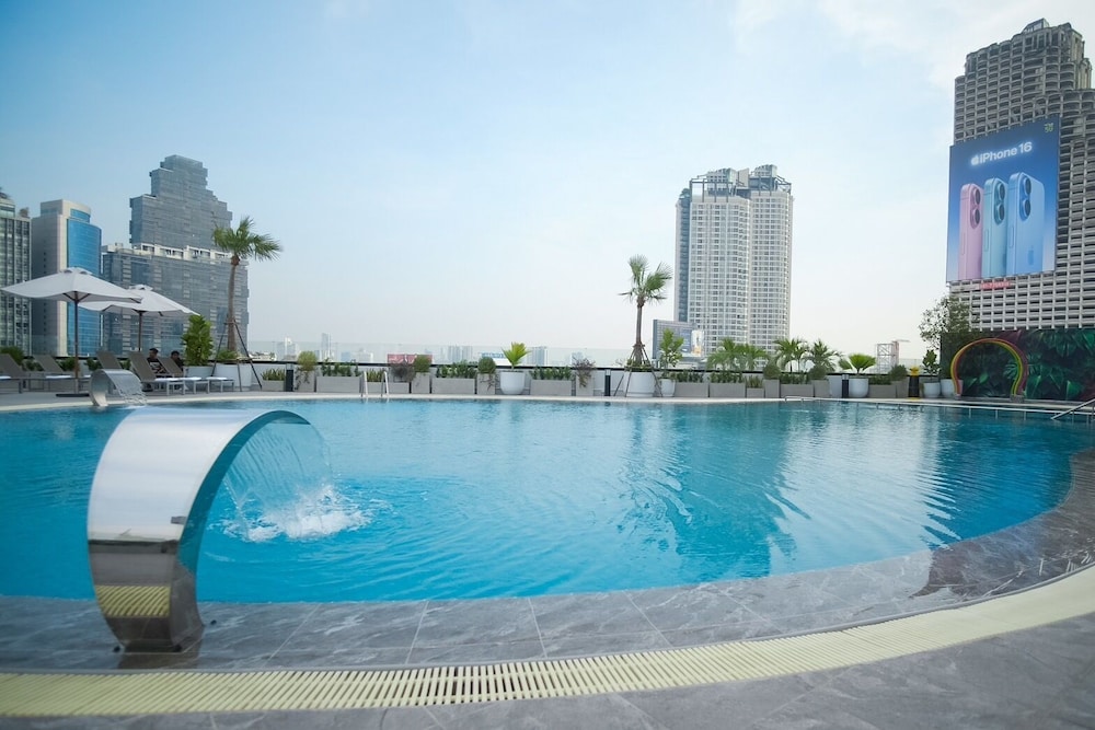 Centre Point Plus Hotel Silom 70/76