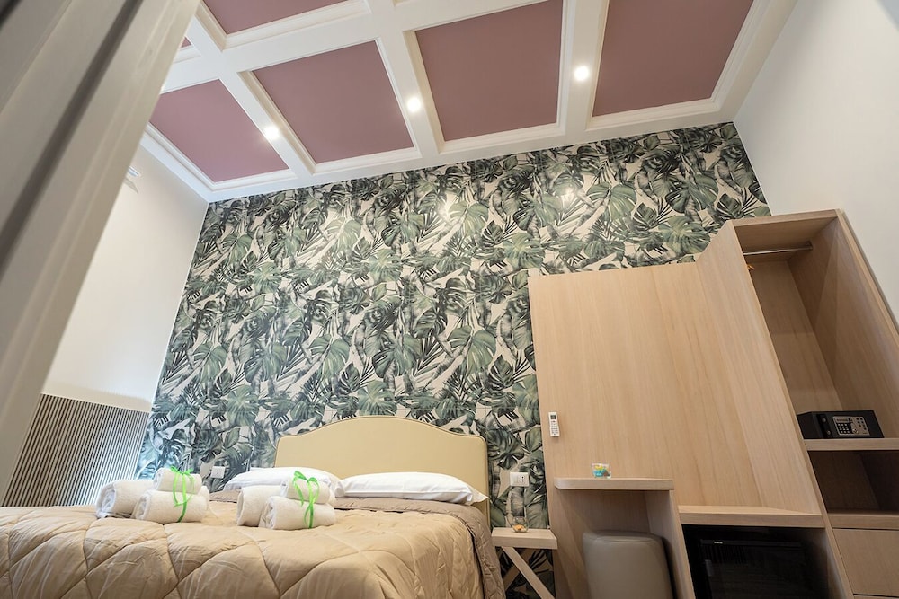 Naples Royal House B&B 35/50