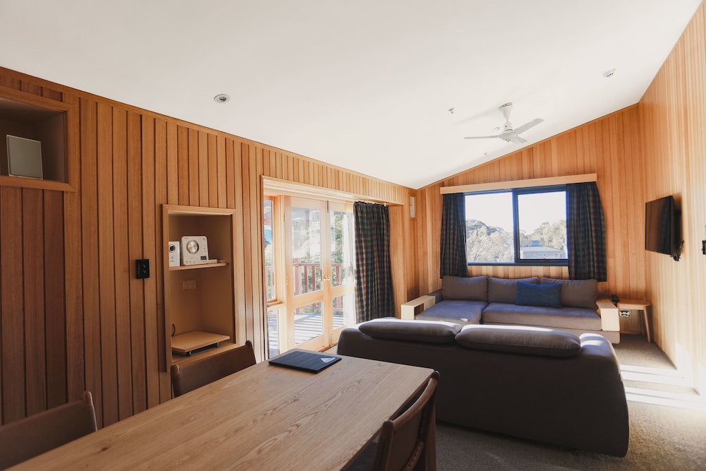 THREDBO ALPINE HOTEL 55/74