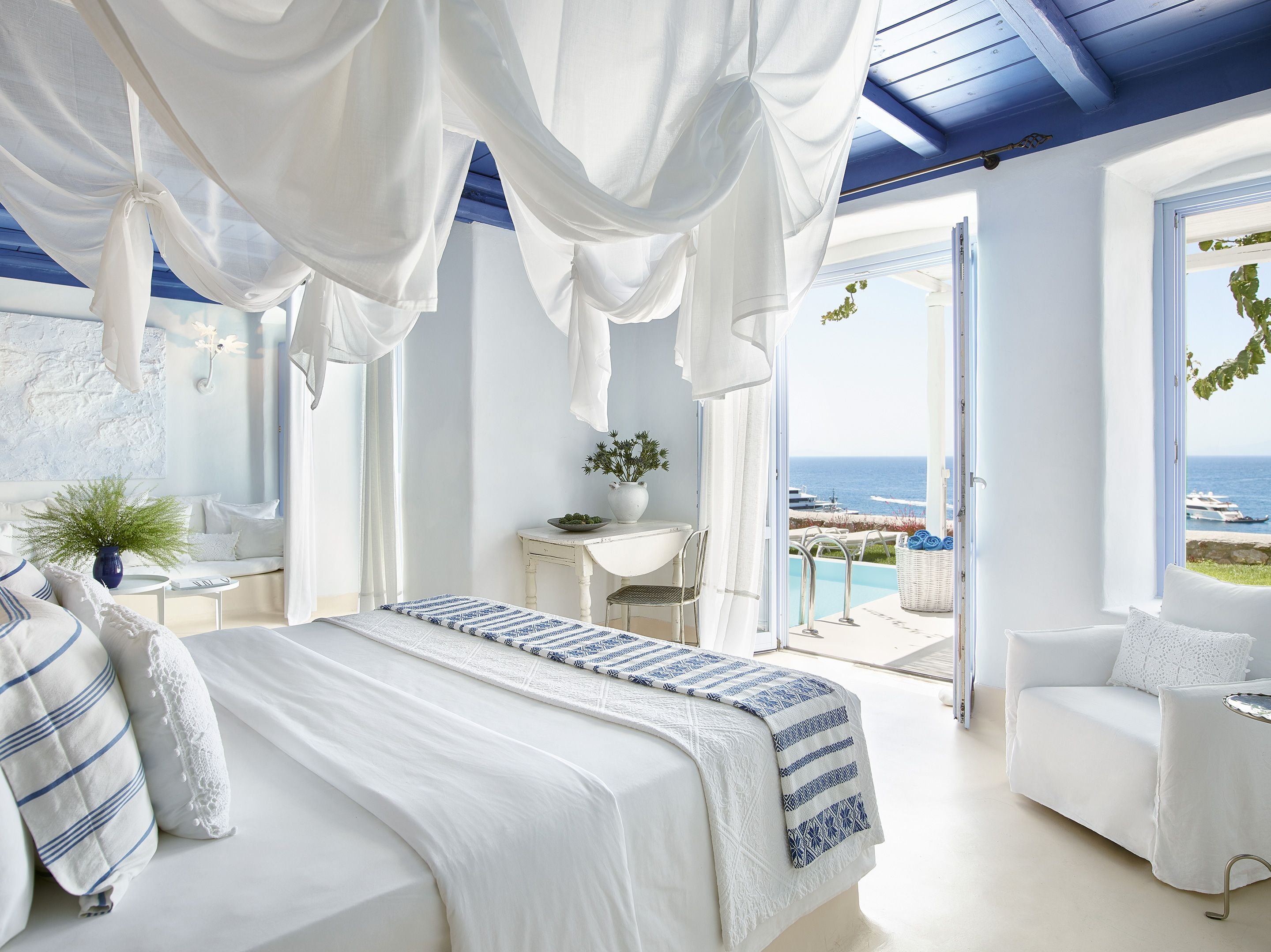 Villa, Water Front