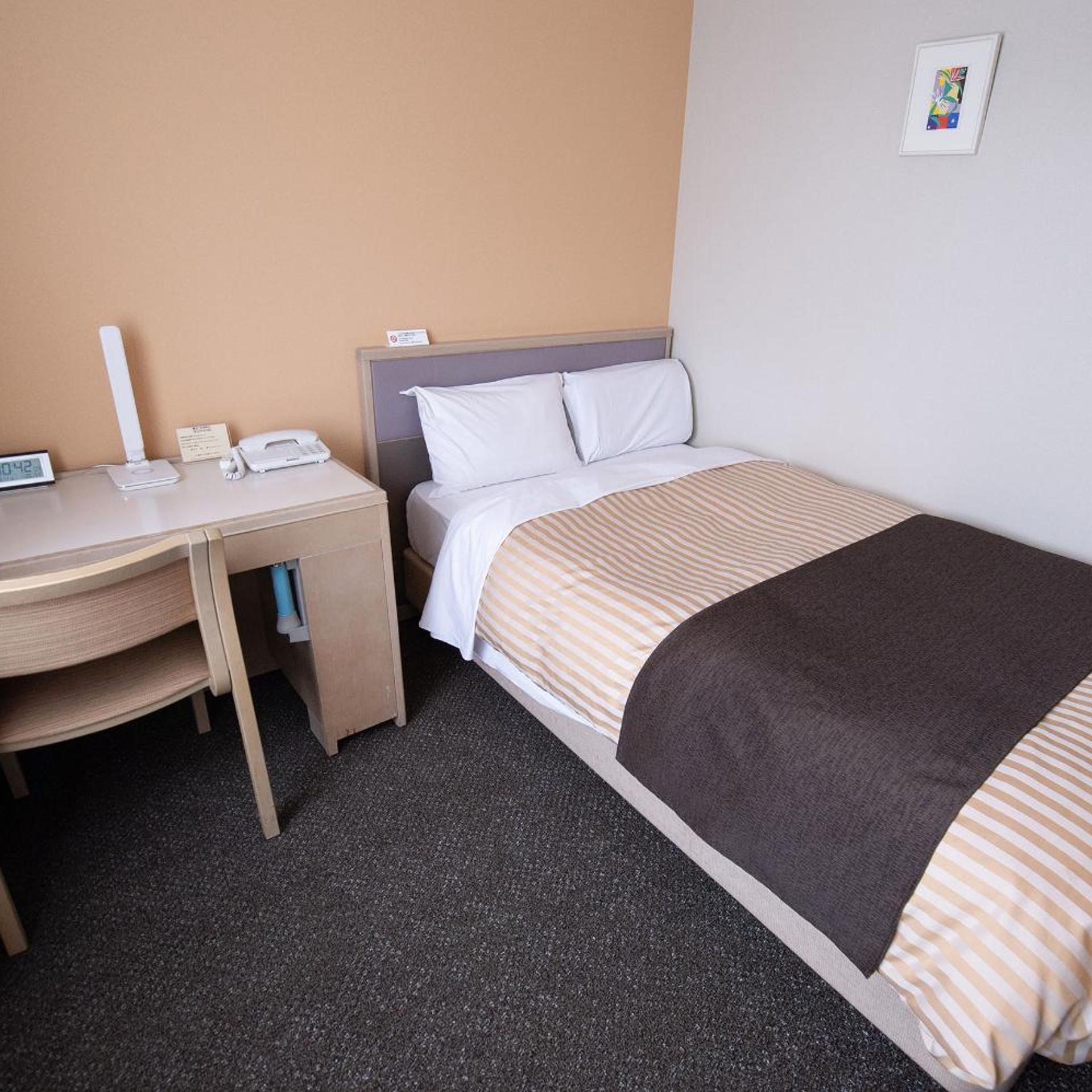 Semi Room, Semi Double Bed