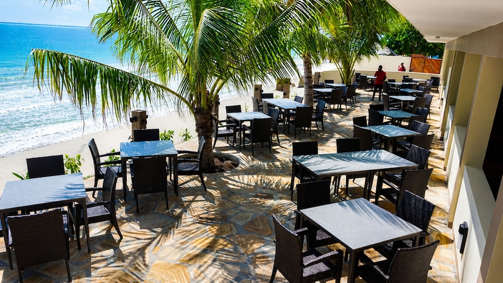 Blackstone Beach Resort 23/40