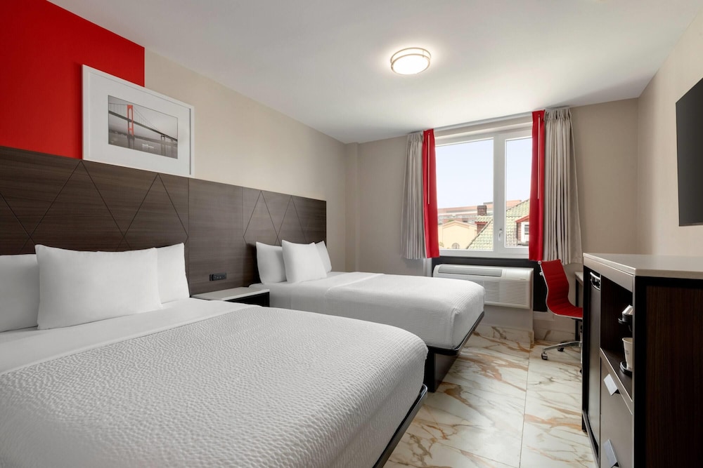 ROOM, 2 DOUBLE BEDS