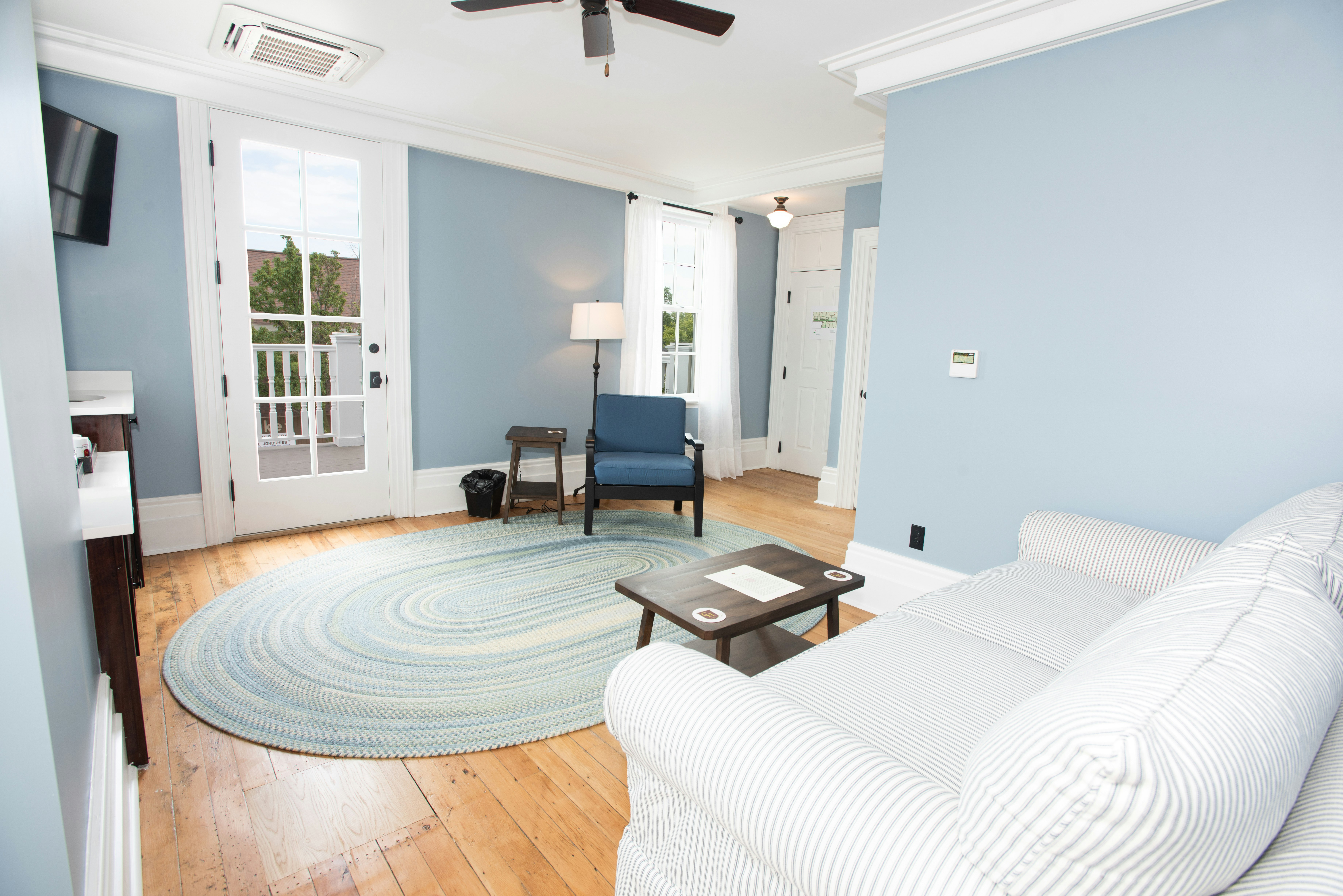 2 Rooms, Suite, King Bed, City View