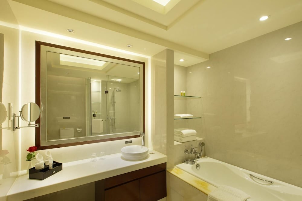 Leeden Jingxi Hotel 24/28