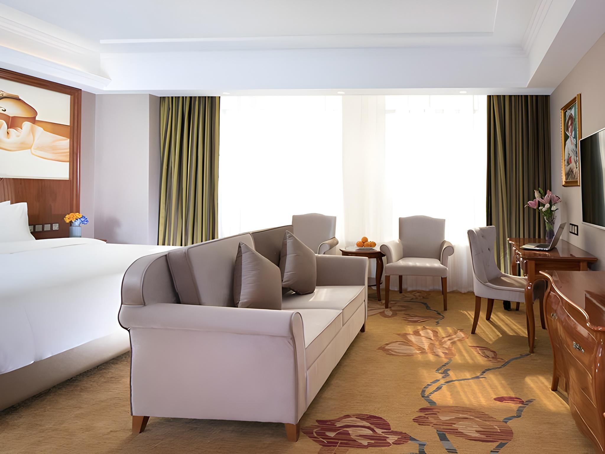 Vienna Hotel (Longmen) 31/39