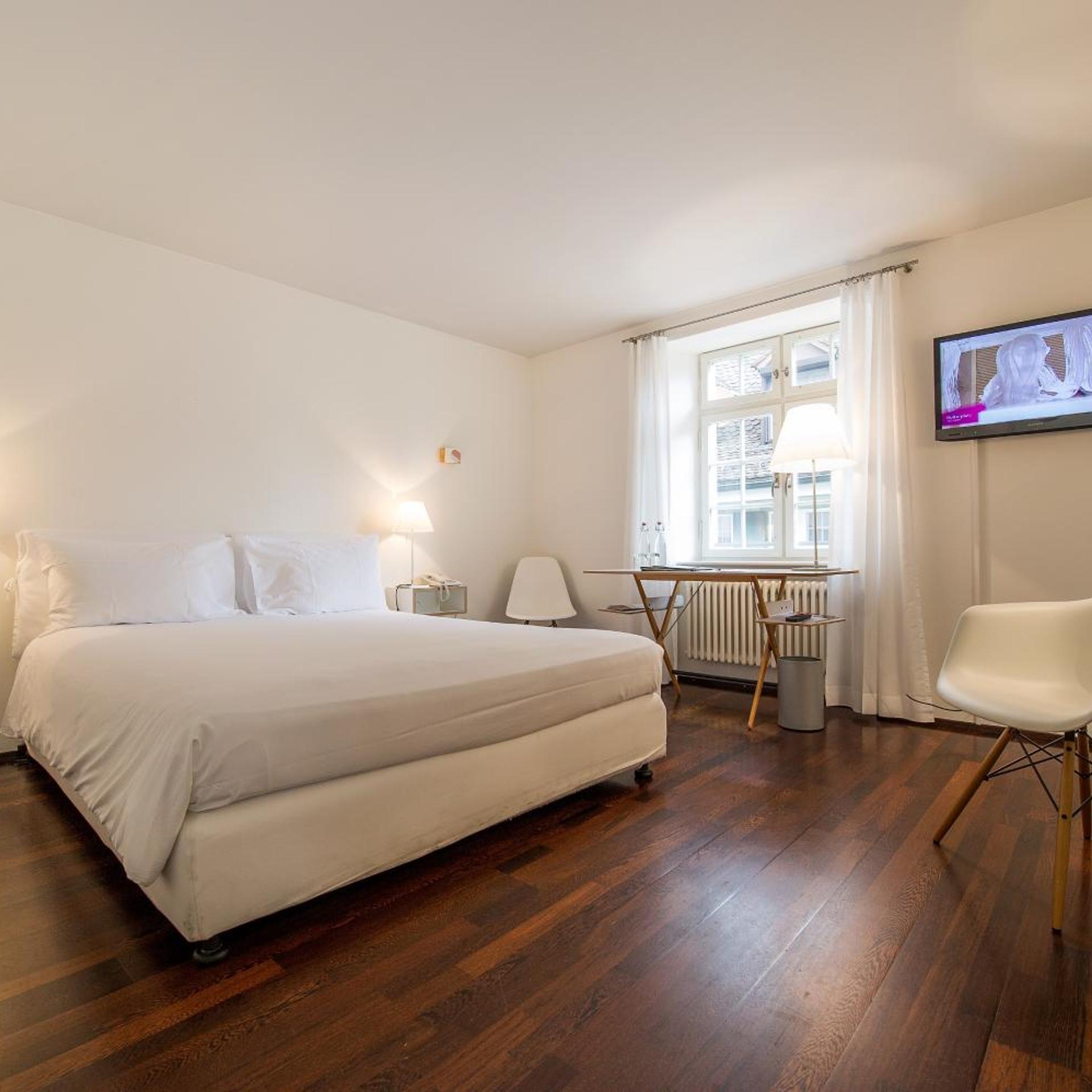 STYLE, DOUBLE BED