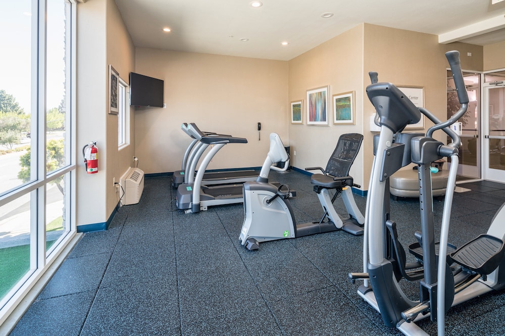Holiday Inn Express Hotel Suites Santa Clara 37/58