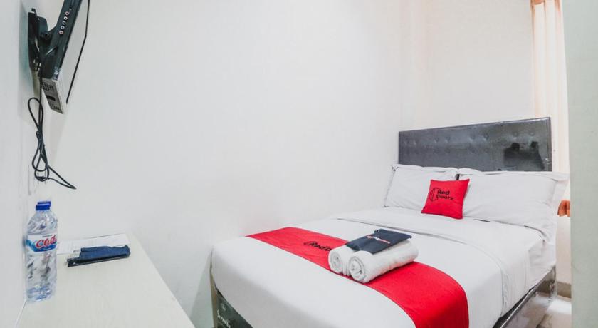 Reddoorz Plus Near Mall Ciputra Jakarta 27/51