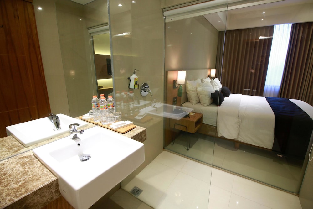 Yellow Star Ambarukmo Hotel 26/42