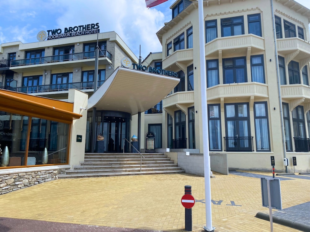 Two Brothers Noordwijk Beach 49/50