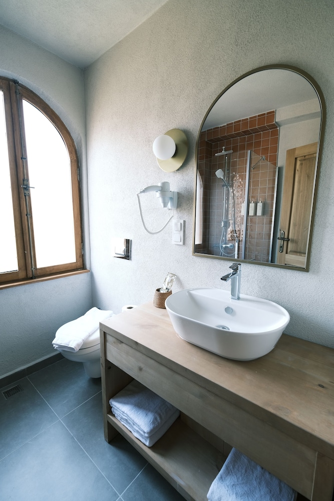 Nephos Hotel 49/50