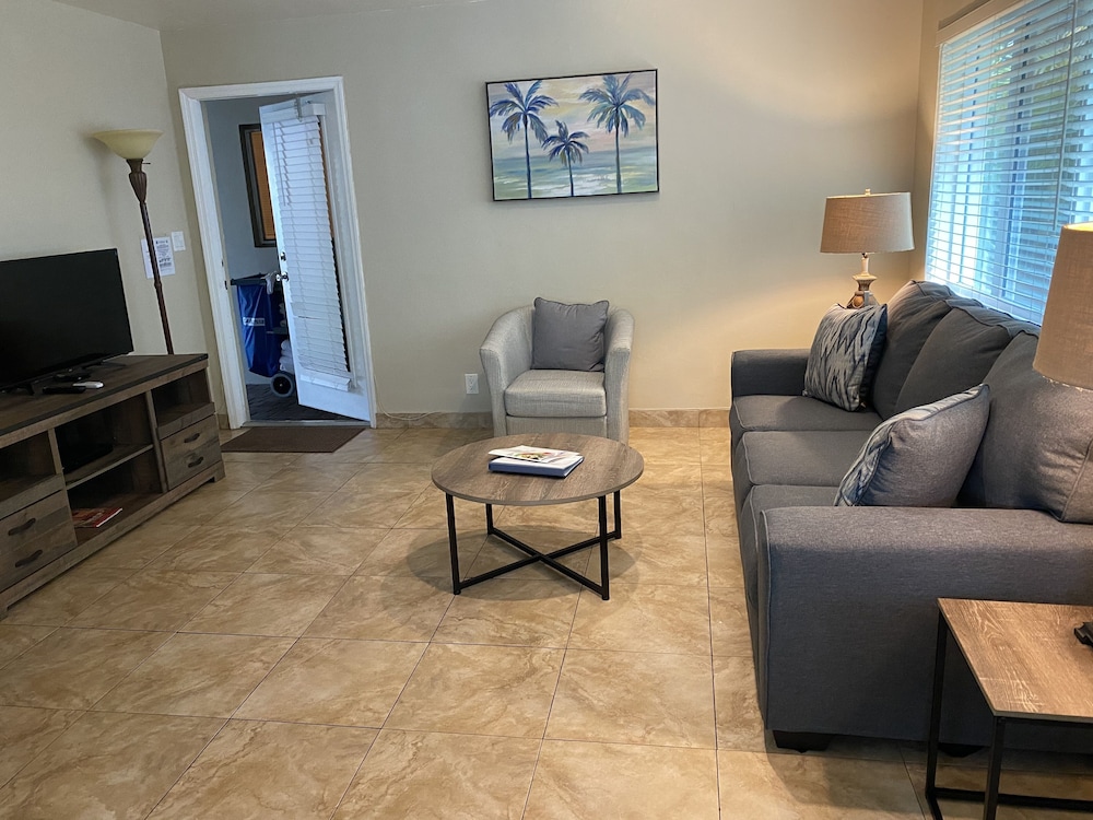 Casitas Coral Ridge formerly Estoril Paradise Inn 34/50