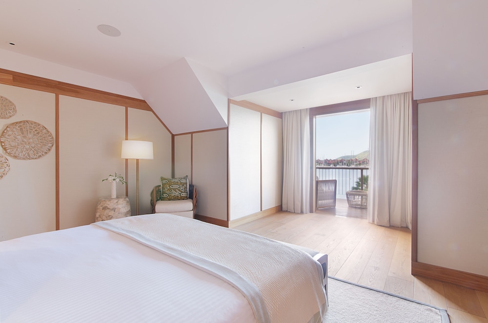 2 BEDROOMS, LUXURY, PENTHOUSE