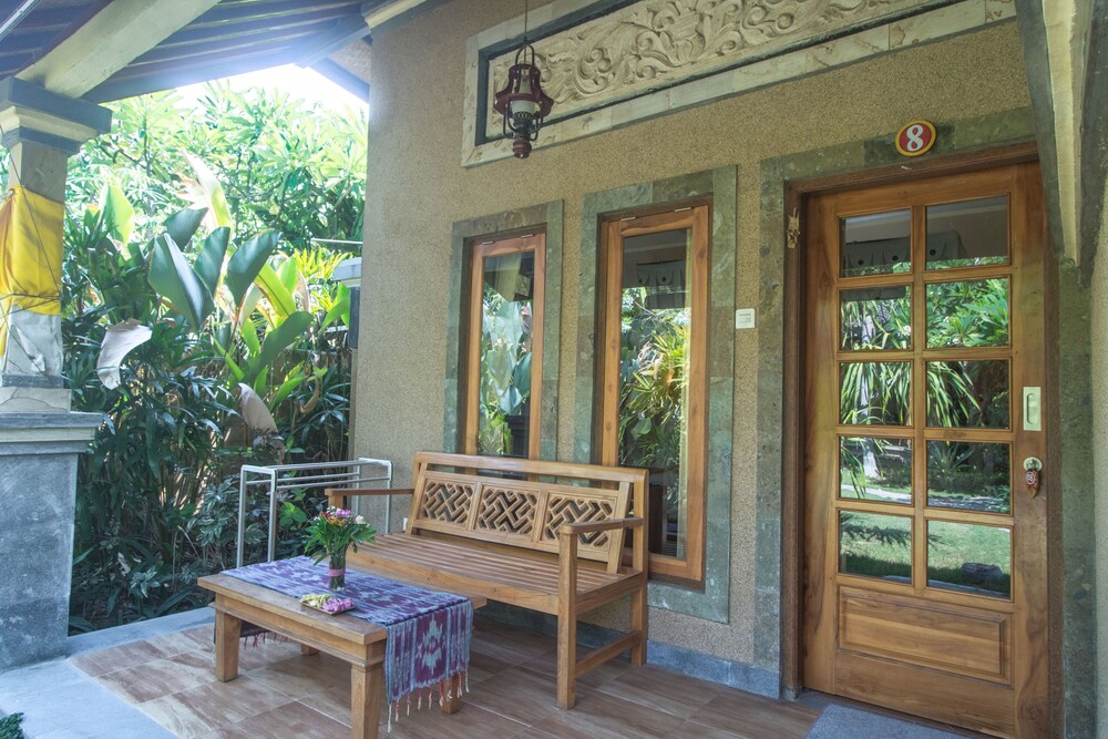 Trijaya Guest House 52/72