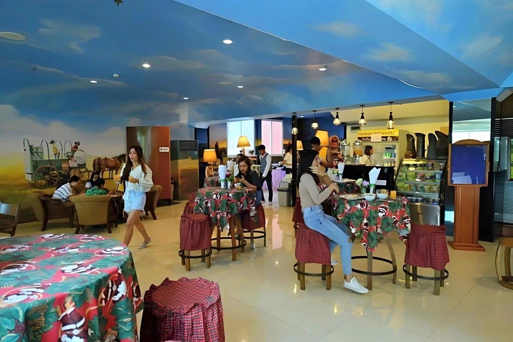 Thongsomboon Club Hotel 27/35