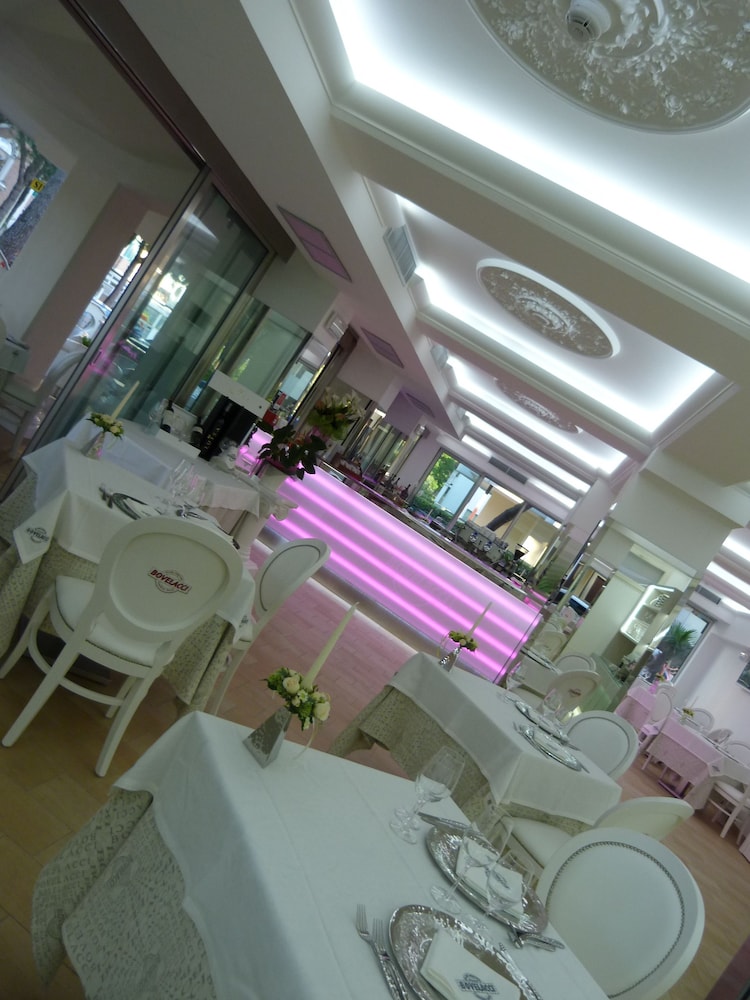 PARADISO HOTEL BOVELACCI 67/68