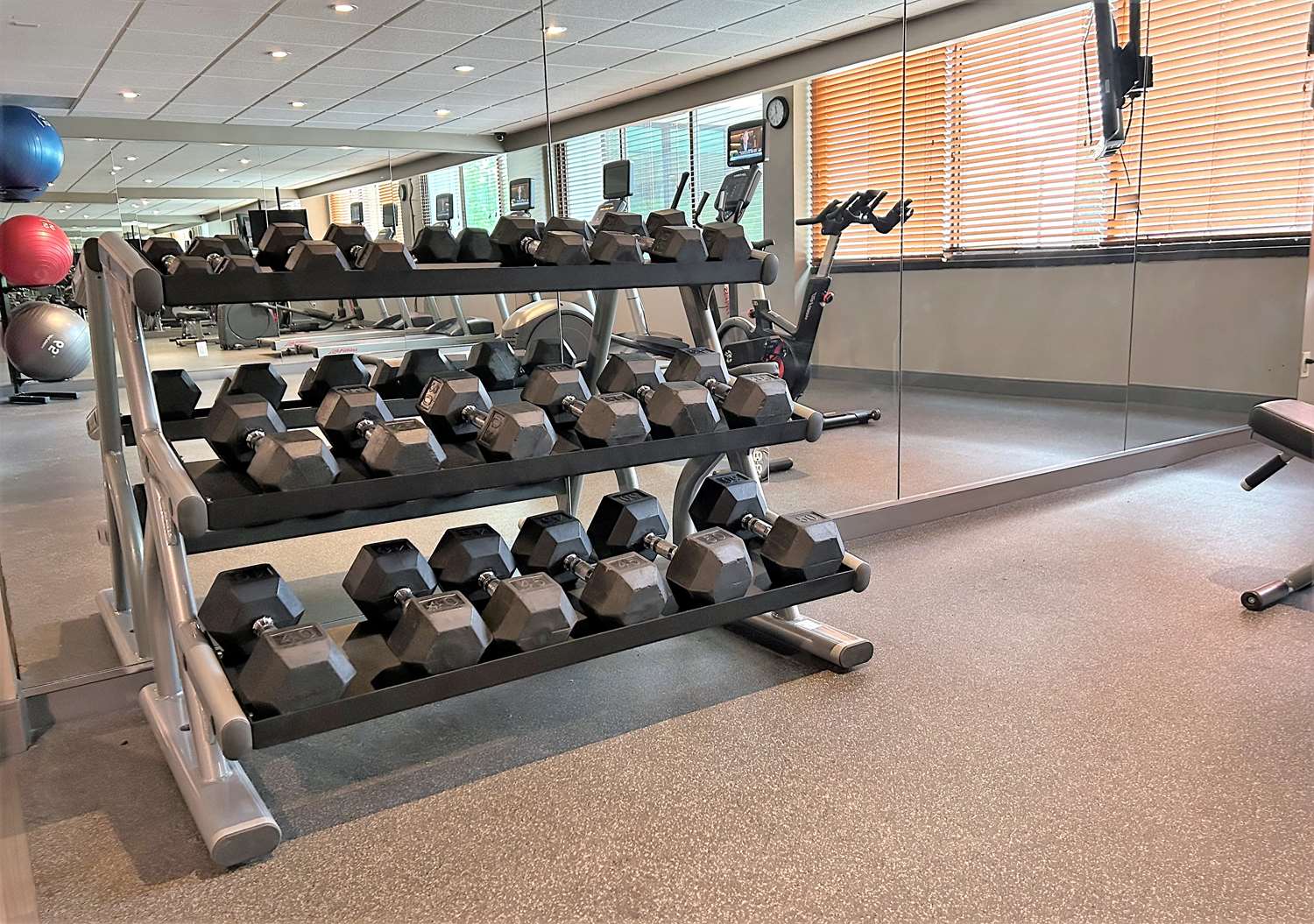 Best Western Premier Rockville Hotel & Suites 18/38