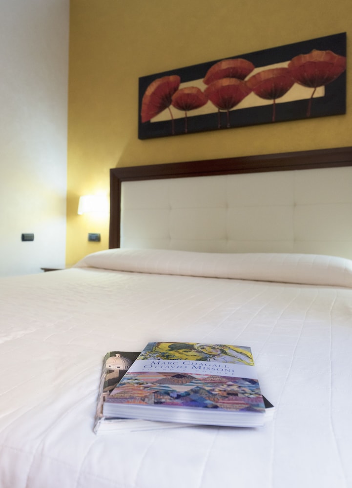 Hotel Flora 49/74